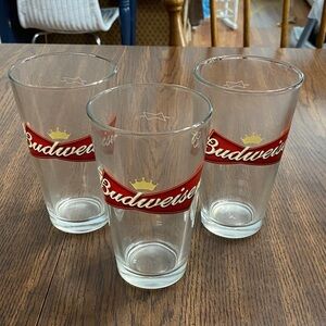 Set of three vintage nostalgic glass Budweiser pint glasses